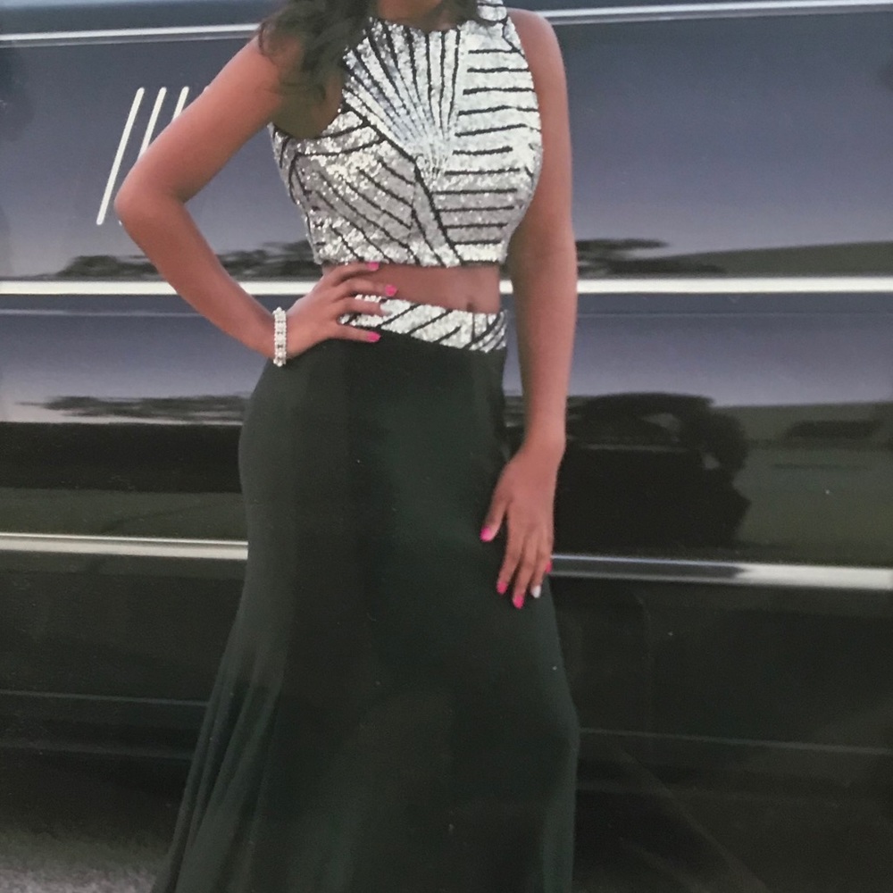 PROM/FORMAL DRESS